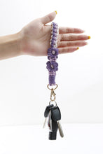 Load image into Gallery viewer, Flower Shape Wristlet Zinc Alloy Closure Macrame Key Chain
