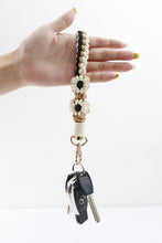 Load image into Gallery viewer, Flower Shape Wristlet Zinc Alloy Closure Macrame Key Chain
