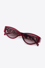 Load image into Gallery viewer, Chain Detail Temple Cat Eye Sunglasses
