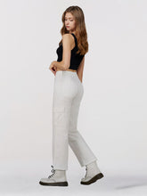 Load image into Gallery viewer, Straight Leg Jeans with Pockets
